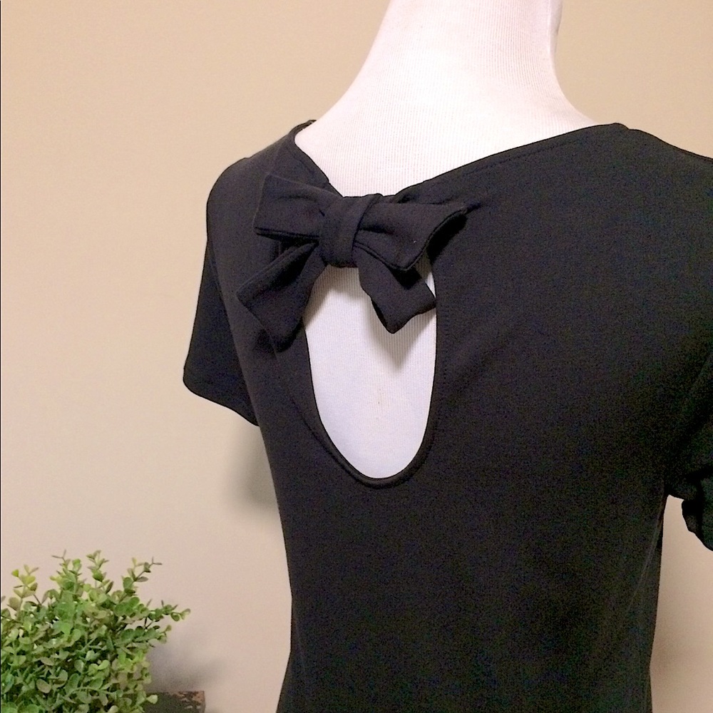 Ann Taylor Black Tie Back Tee <S>